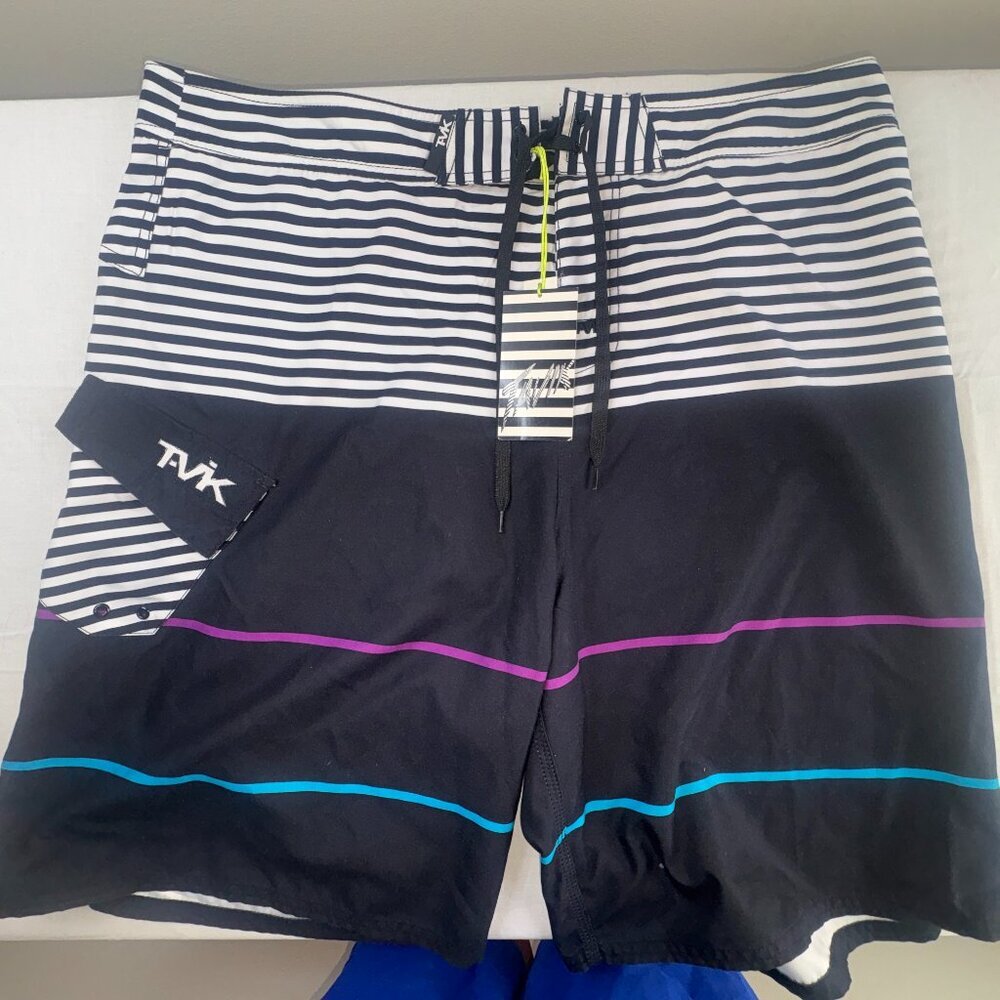 NEW NWT Tavik Swimsuit Board Shorts for Men size 38 Surf Beach Vacation Outdoor